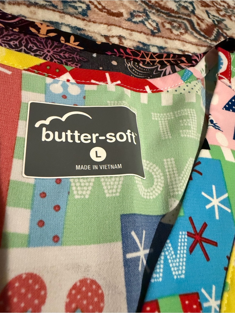 Butter-Soft Scrub Tops-Holiday Print - Picture 6 of 7